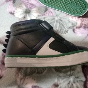 Dinosaur gymboree toddler shoes